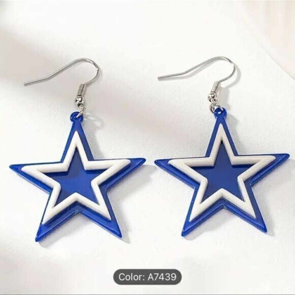NWT Blue Star Novelty Earrings - Acrylic Design Dangle Earrings - Dallas Cowboys - Picture 2 of 4
